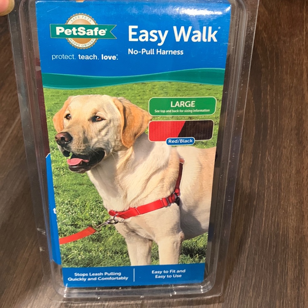 NWT PetSafe Easy Walk No Pull Harness Red/Blk*All Proceeds Go To Saving Animals*